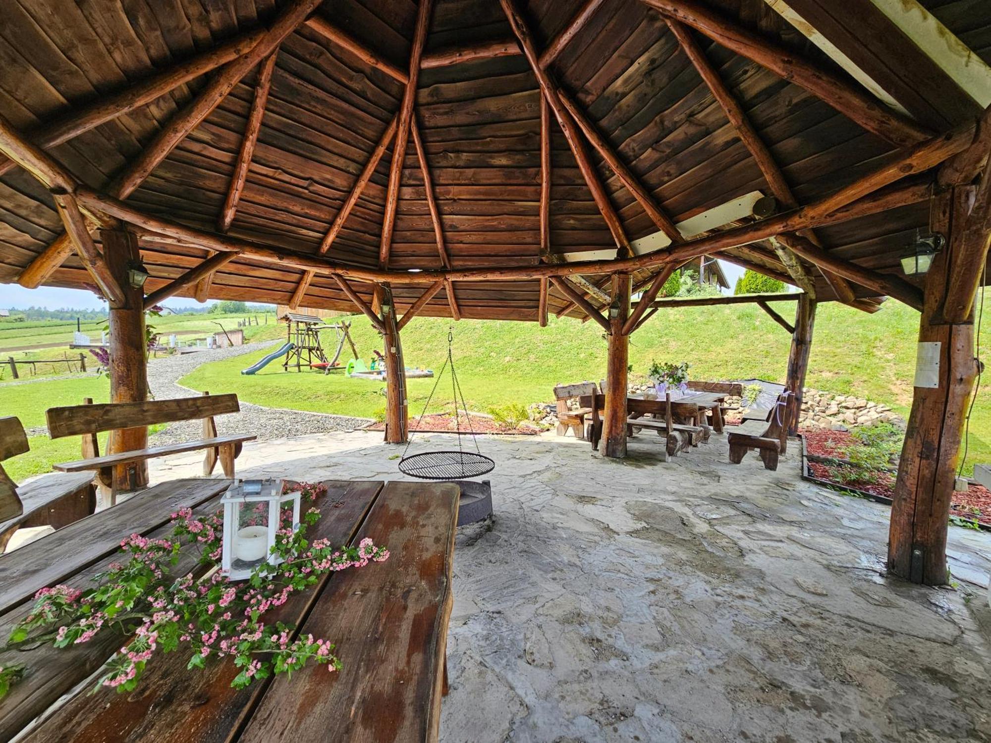 Chata W Bieszczadzie Apartamenty I Domki Z Basenem Bieszczady Polanczyk Exterior photo