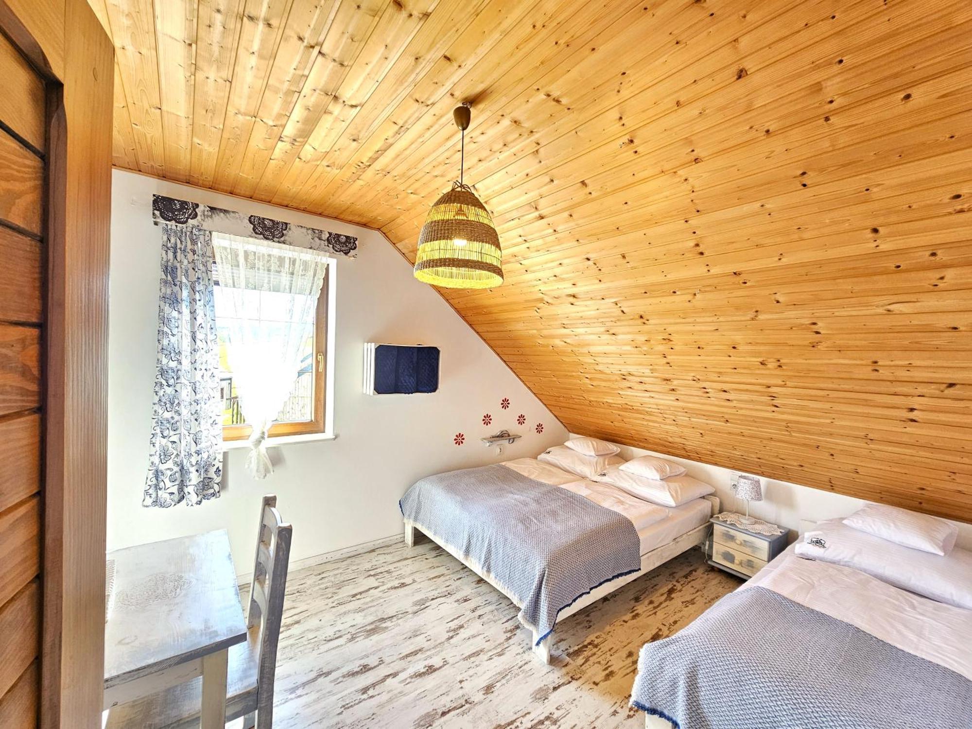 Chata W Bieszczadzie Apartamenty I Domki Z Basenem Bieszczady Polanczyk Exterior photo